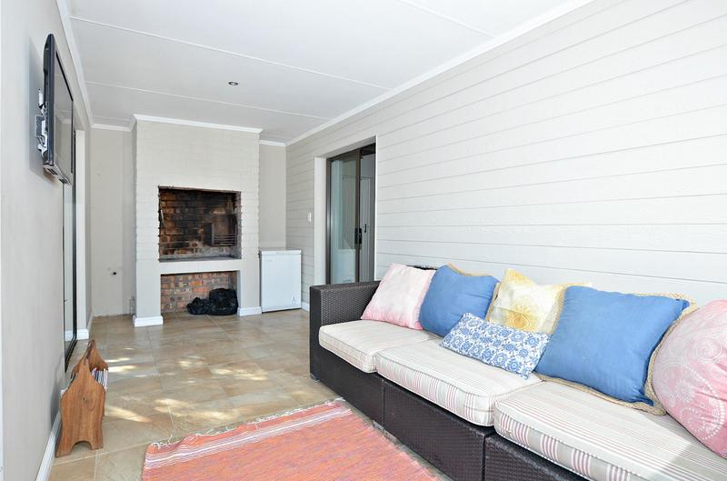 To Let 3 Bedroom Property for Rent in Peerless Park North Western Cape
